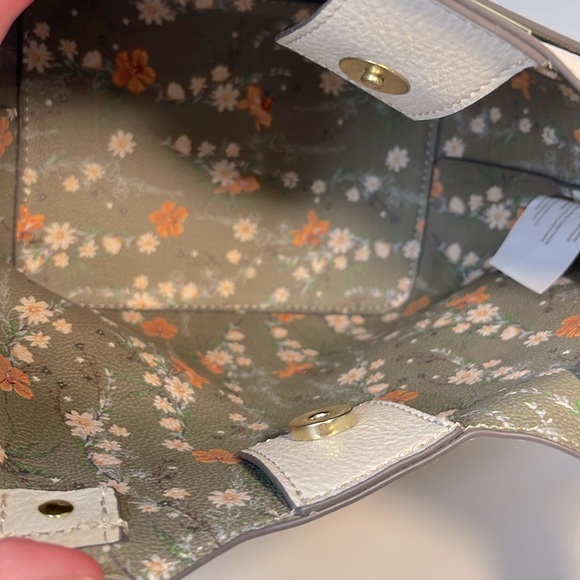 Steve Madden White Leather Breece Satchel Crossbody with matching Cosmetic bag - Picture 7 of 12